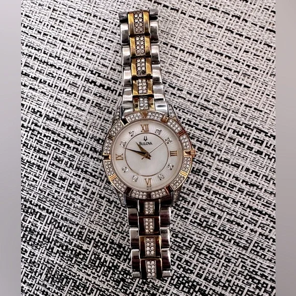 Swarovski Two-Tone Silver and Gold Ladies Watch with Matching Bracelet 2-Tone Womens pulsar w/ Swarovski® Crystal | Mercari main image 4